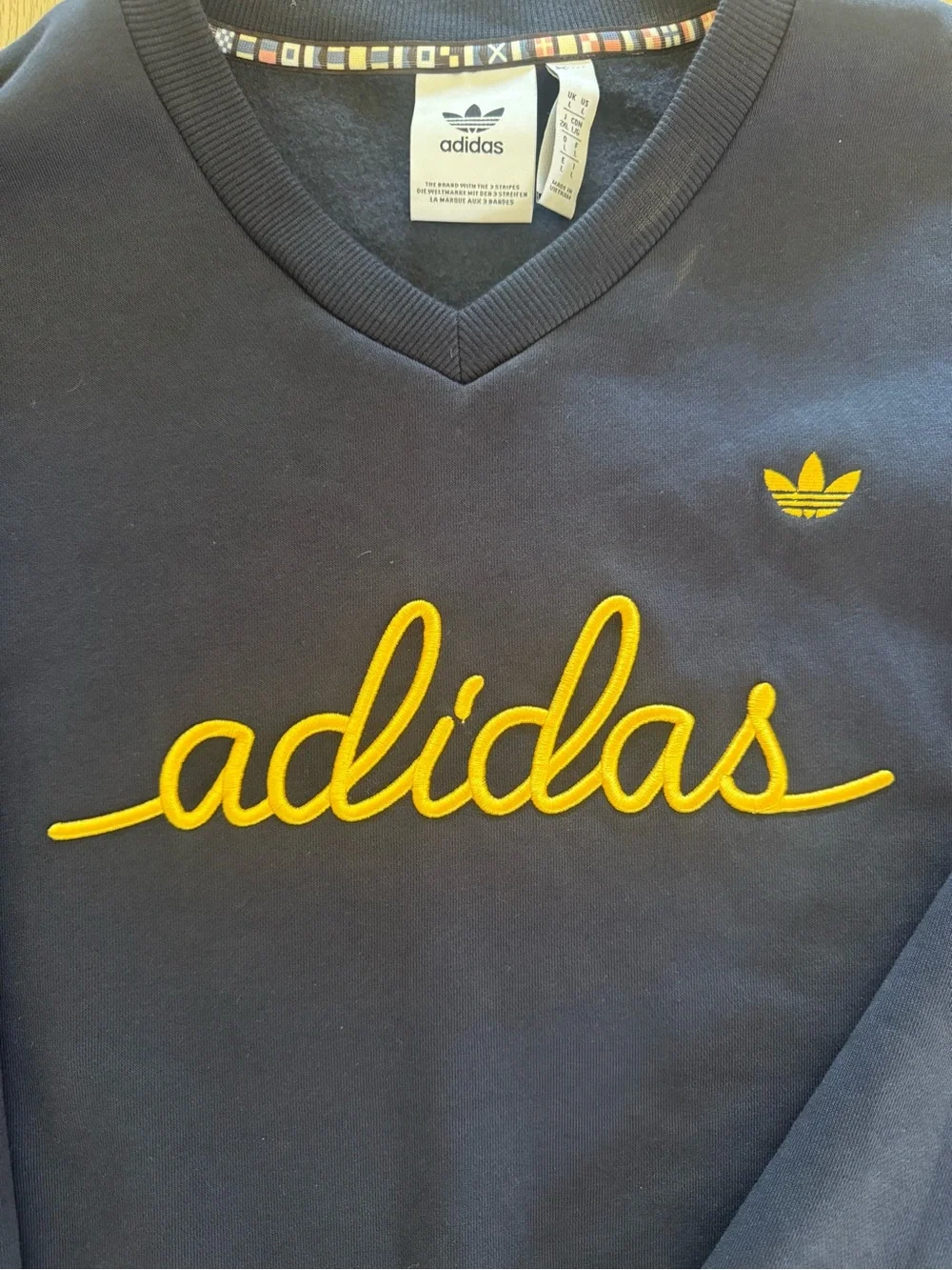Adidas Originals Navy Blue & Gold V-Neck Embroidered Script Sweatshirt Large